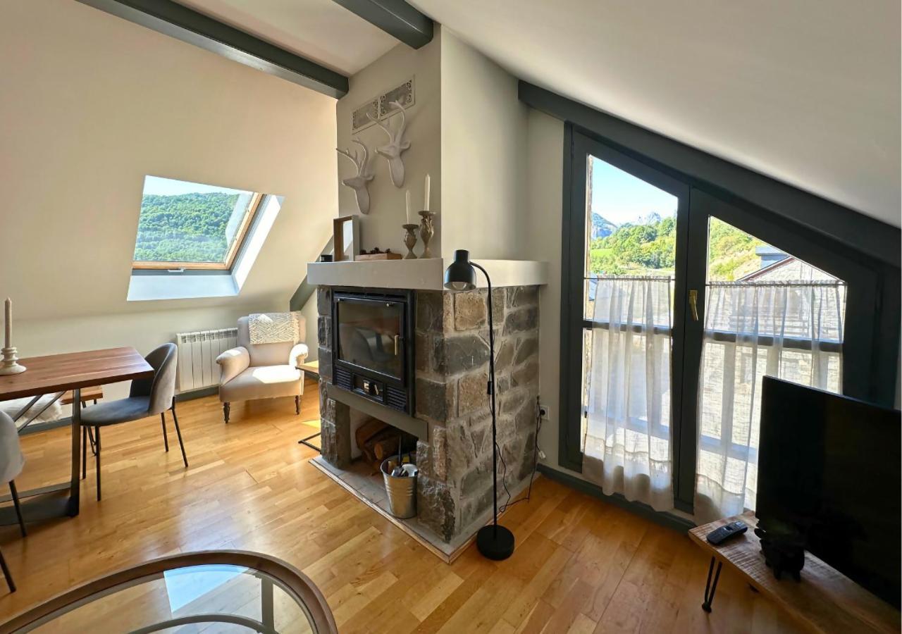 Apartament Caldares Exclusivo Atico En El Pueyo De Jaca Panticosa Zewnętrze zdjęcie